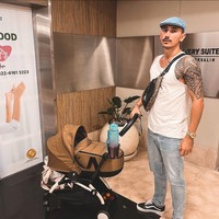 Punya hobby jalan-jalan, nyatanya Vincent Verhaag juga sempat menjadi pembawa acara di salah satu acara travelling. Ia pernah menjadi host My Trip My Adventure. Foto: Instagram/@v.andrianto