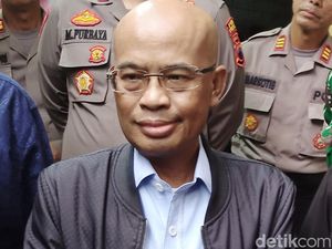 Video: Desmond Minta Maaf Saat Digeruduk Kader PDIP