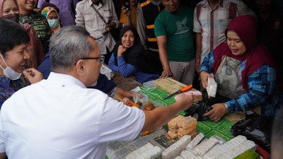 Wow, Beli Beras di Pasar Tanjungsari Sumedang Bisa Pakai QRIS