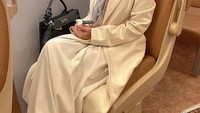 Sekarang sudah di stasiun kereta api menuju ke Makkah, mau langsung umrah, ini perjalanan dua jam, cerita Yuni melalui video reels di Instagramnya. (Foto: Instagram @yunishara36)