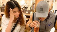 Sebelum menikah, Deddy Corbuzier pun sering menghabiskan waktu bersama Sabrina. Begini momen berduanya saat makan bareng Sabrina. Foto: Instagram @deddycorbuzier