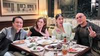 Nama Deddy Corbuzier kembali ramai dibicarakan lantaran podcastnya bersama Agung Karmalogy dinilai merendakan TikToker Meyden. Foto: Instagram @deddycorbuzier