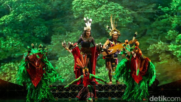 Pagelaran Sabang Merauke juga penuh dengan tari-tarian yang merupakan ciri khas masing-masing daerah di Tanah Air. Pagelaran Sabang Merauke juga penuh dengan tari-tarian yang merupakan ciri khas masing-masing daerah di Tanah Air.