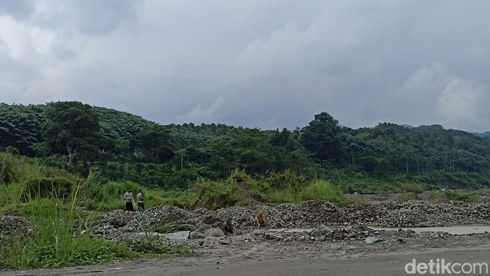 lokasi peledakan granat blitar
