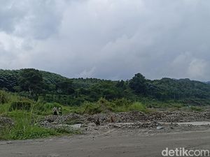26 Granat Temuan Warga Blitar Diledakkan di Kali Bladak