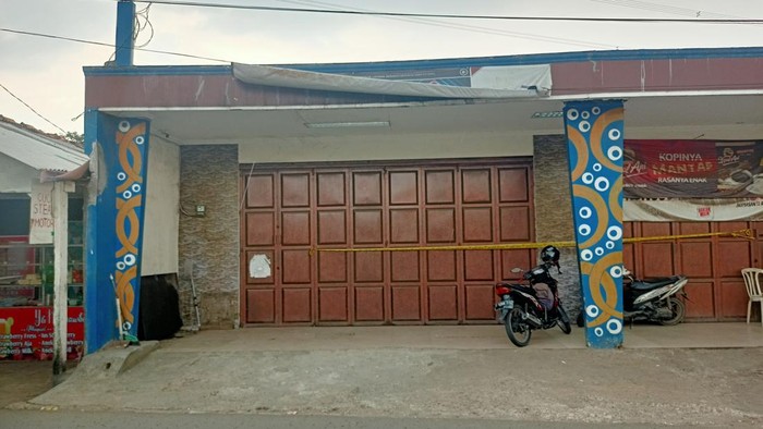 Lokasi penemuan mayat pemilik toko kelontong di Bekasi (Adrial/detikcom)