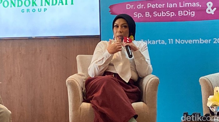 6 Penampakan Melly Goeslaw Setelah BB Susut 23 kg dalam 3 Bulan