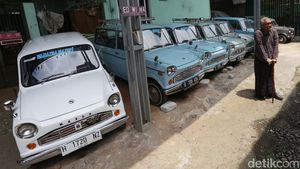 Mengintip Bengkel-Garasi Mobil Klasik Pakde Bei