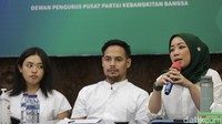 DPP PKB Bidang Komunikasi dan Informasi Ahmad Iman Sukri memaparkan alasan adanya jubir muda PKB. Salah satunya adalah pemilih pada Pemilu 2024 mendatang yang didominasi usia anak muda.
