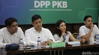 6 nama tersebut diantaranya, Dira Martamin, Mikhael Banyamin Sinaga, Nada Fuady, Didiet M. Fitrah, Nabila Hillary dan Dedi Irawan alias Dide dari band Hijau Daun. 