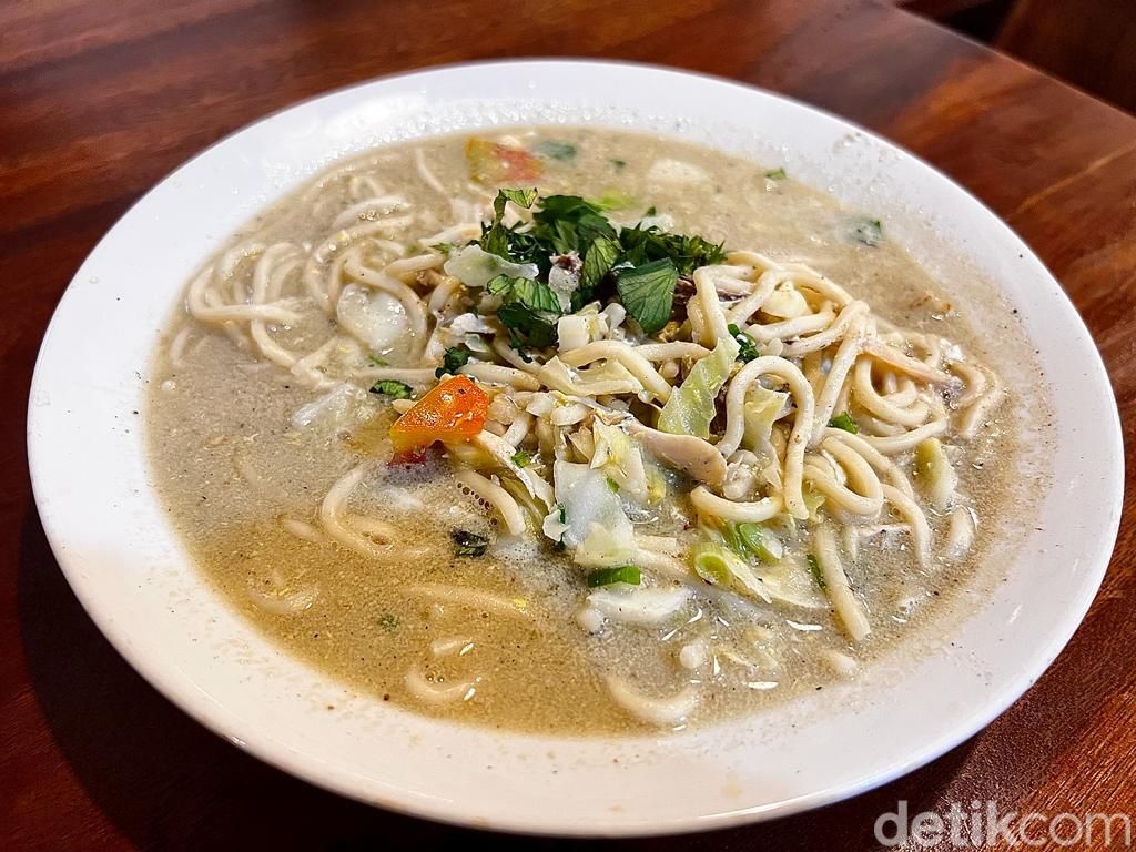 Omah Anglo: Tempat Makan Bakmi Jawa dan Bubur Bakar 'Hidden Gem' di Bekasi