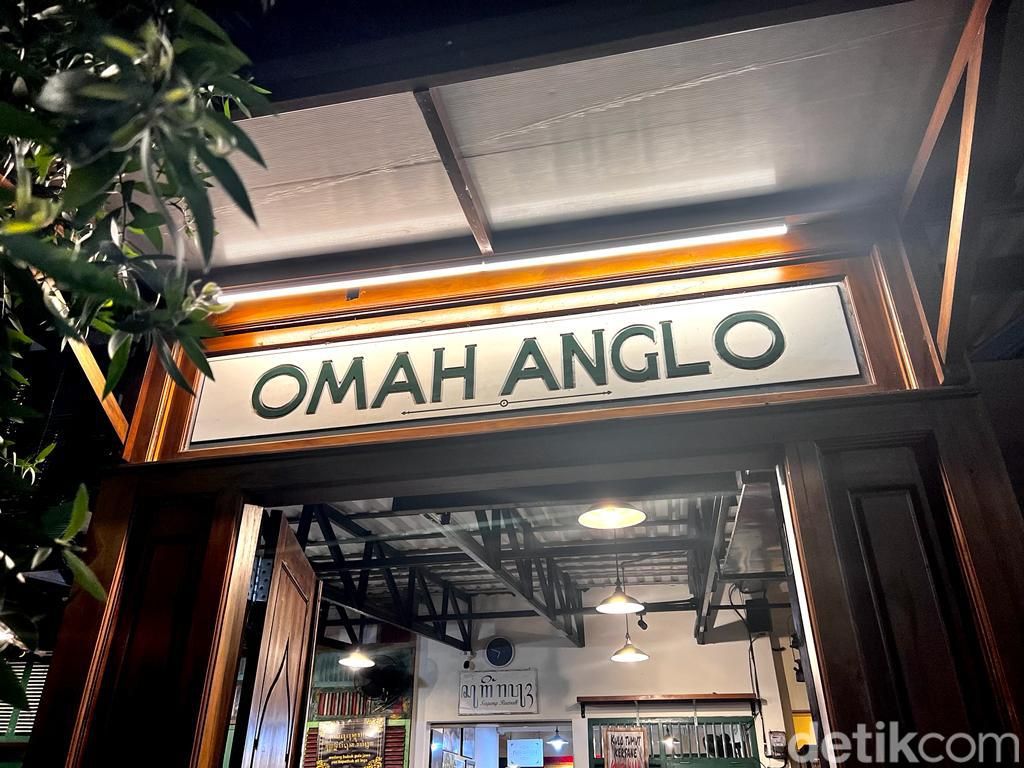 Omah Anglo: Tempat Makan Bakmi Jawa dan Bubur Bakar 'Hidden Gem' di Bekasi