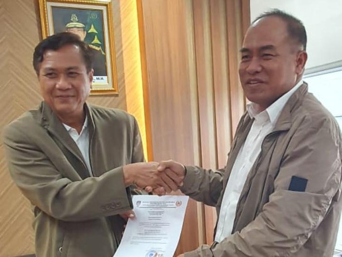 Ketua Pengprov IKASI Bali serakan surat dukungan kepada calon Ketua Umum PB IKASI periode 2022-2026, DR Amir Yanto.