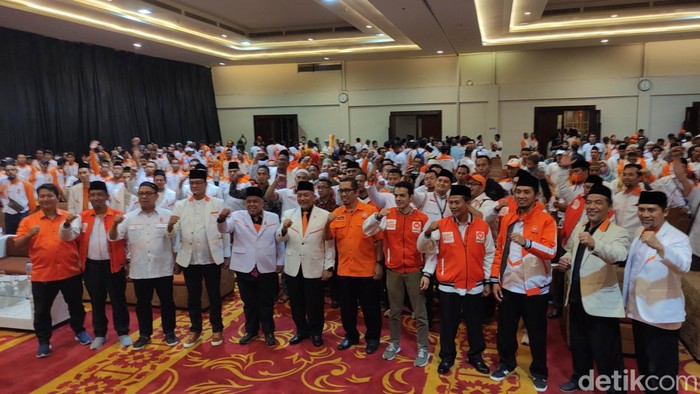 Pelantikan DPRa PKS se-Malang Raya oleh Presiden PKS Ahmad Syaikhu di Hotel Balava, Kota Malang