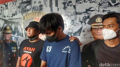 Penampakan Pembunuh Mahasiswa Unpad Usai Ditangkap