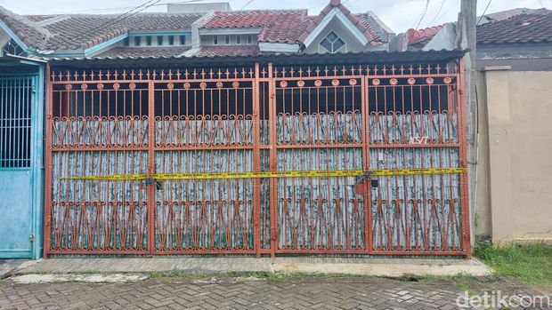 Dugaan penyebab kematian satu keluarga di Kalideres sudah diketahui. Ini adalah TKP penemuan empat mayat di Kalideres, Jakarta Barat.