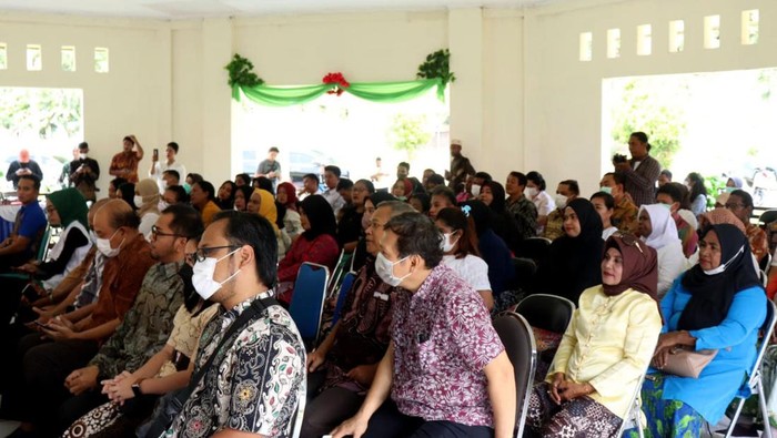 Berbagai upaya dan langkah guna menghadirkan kualitas pelayanan kesehatan untuk masyarakat terus dilakukan oleh Pemerintah Daerah Kaimana. Ini buktinya.