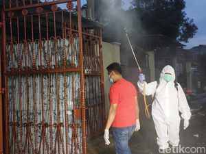 Rumah Sekeluarga Tewas Mengering Disemprot Disinfektan-Ditaburi Kopi