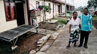 Sebanyak 299 rumah akan dibangun dilokasi itu dan ditargetkan akan segera rampung semua pada tahun 2023 mendatang. Sejak tahun 2007, pihaknya mengungkap sudah ada 328 rumah warga yang rusak akibat tanahnya akibat abrasi. Selain rumah, ada lebih dari 100 warung yang sudah habis, karena mengingat awal tahun 2003 Pantai Pisangan di Cemarajaya ini juga sempat jadi tempat wisata yang cukup besar di Karawang.