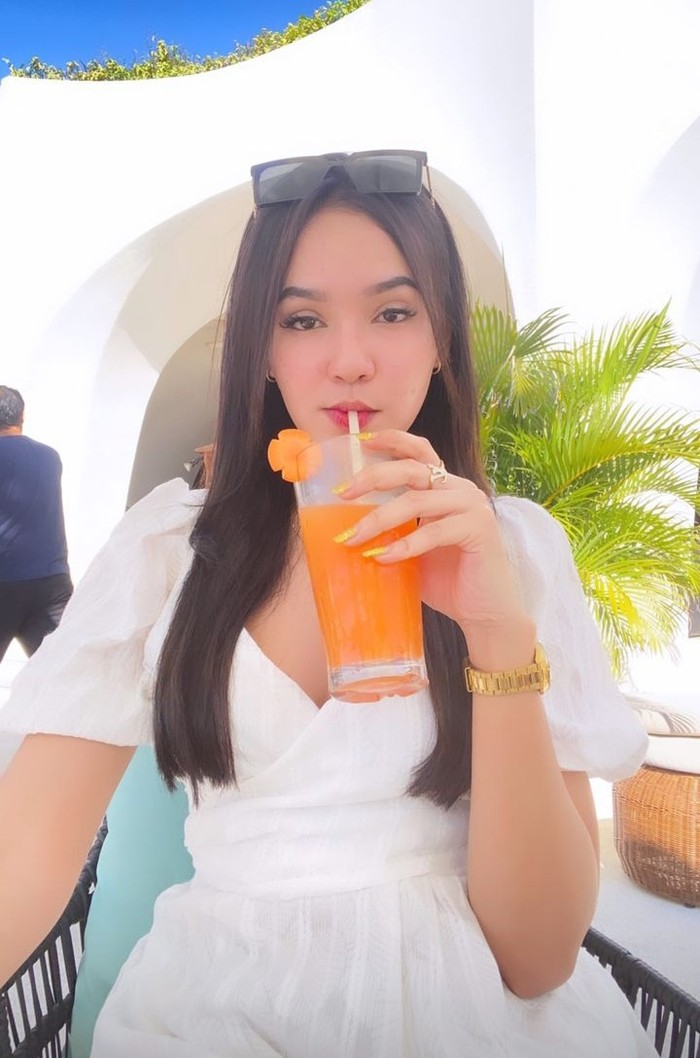 Puja Friska Aspri Hotman Paris ke-79 Puja Friska Aspri Hotman Paris ke-79