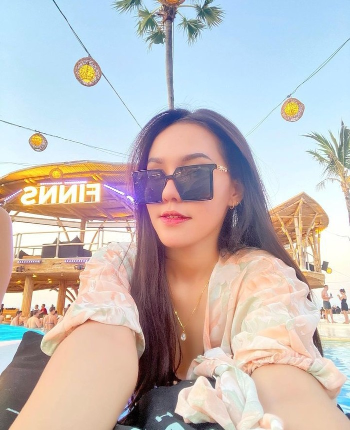 Puja Friska Aspri Hotman Paris ke-79 Puja Friska Aspri Hotman Paris ke-79