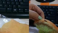 Roti isi krim pandan dan meses ini terlihat menggoda ketika dilipat dalam kemasan. Ternyata saat dibuka, isian mesesnya hanya di lapisan luarnya saja. Foto: Instagram/Twitter