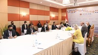Turut hadir mendampingi Presiden Jokowi dalam pertemuan tersebut yaitu Menteri Koordinator Bidang Politik, Hukum, dan Keamanan Mahfud MD, Menteri Koordinator Bidang Perekonomian Airlangga Hartarto, Menteri Luar Negeri Retno Marsudi, dan Menteri Sekretaris Negara Pratikno.
