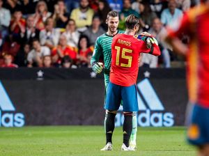 Luis Enrique Enggan Bahas Sergio Ramos dan David De Gea