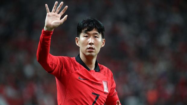 SEOUL, SOUTH KOREA - SEPTEMBER 27: Son Heung-Min of South Korea reacts after the South Korea v Cameroon - International friendly match at Seoul World Cup Stadium on September 27, 2022 in Seoul, South Korea. (Photo by Chung Sung-Jun/Getty Images)