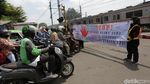 Petugas KCI Gelar Aksi Dahulukan Kereta untuk Cegah Kecelakaan