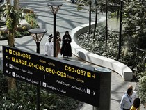 Ruang Udara Qatar Dibuka Lagi, tapi Penerbangan Belum Pulih Sepenuhnya