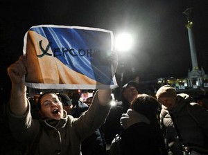 Tentara Rusia Mundur dari Kherson, Rakyat Ukraina Bersorak