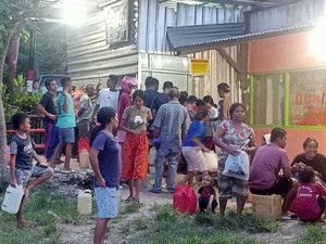 Minyak Tanah Langka, Warga Labuan Bajo Antre Berjam-jam