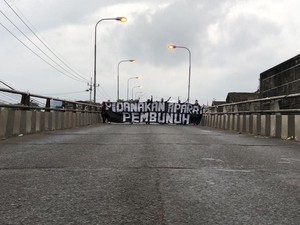 Aremania Blokade Fly Over Tuntut Keadilan Bagi Korban Tragedi Kanjuruhan