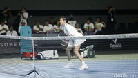 Serangan dari Enzy Storia juga menambah keseruan pertandingan tenis tadi malam.  Foto: Noel/detikHOT