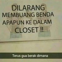 Kalau yang satu ini seperti ada yang salah dalam pemiliham katanya. Jadi guna closet di kamar mandinya untuk apa dong? Foto: Instagram/@wkwkland_real