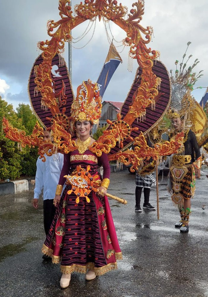 Wonderfull and Expo atau Wakatobi Wave 2022 resmi dibuka oleh Menteri Pariwisata dan Ekonomi Kreatif, Sandiaga Uno. Acara ini juga sebagai apresiasi warga dalam mendukung pariwisata daerah.