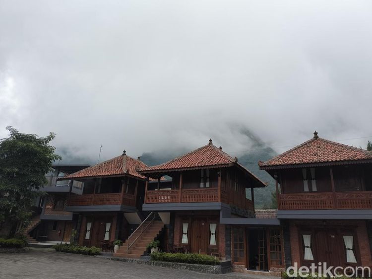Mengintip View Menawan dari Hotel Joglo yang Tradisional
