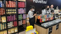 Selain kopi ada beberapa gerai produsen teh Indonesia menyediakan aneka teh lokal, juga beragam tisane. Dijual dalam beragam kemasan yang cantik.Foto: Detikfood