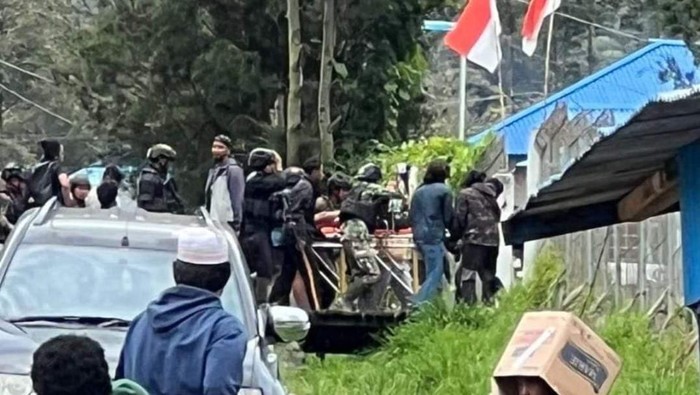 KKB menyerang pasukan pengaman gereja di Ilaga, Puncak, Papua Tengah.