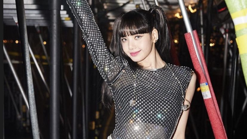 Lisa BlackPink Fans Lisa BLACKPINK Merapat! Ini Lho Sederet Ritualnya buat Jaga Bentuk Badan