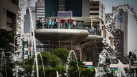 Menteri Kesehatan Budi Gunadi Sadikin menyebut situasi COVID-19 di Indonesia secara nasional masih relatif terkendali. Transmisi COVID-19 atau penularan virus di masyarakat masih berada di level 1 menurut Organisasi Kesehatan Dunia (WHO).