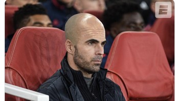 Sempat diragukan dan buruk menangani Arsenal, ternyata percaya proses sekarang ada benarnya buat Arteta. Foto: Twitter