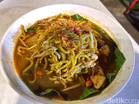 Nongkrong Seru Makan Mie Aceh hingga Roti Canai di Mobil Moko