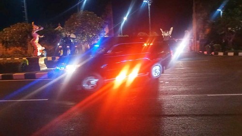 Rombongan Joe Biden keluar dari Bandara Ngurah Rai Bali, Minggu (13/11/2022). Foto: Agus Eka Purna Negara