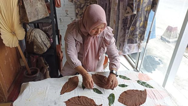 serbuk kayu jadi ecoprint kota blitar