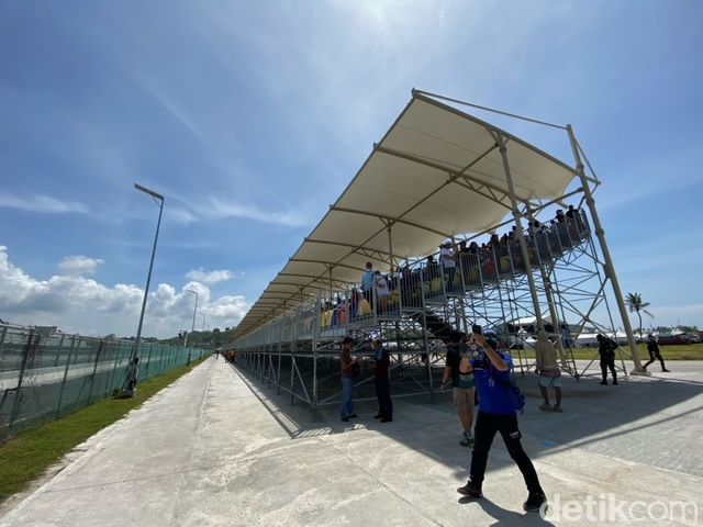 Tribun penonton Sirkuit Pertamina Mandalika 2022
