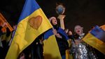 Semringah Warga Ukraina Usai Tentara Rusia Hengkang dari Kherson
