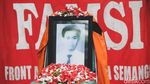 24 Tahun Tragedi Semanggi I, Mahasiswa Tabur Bunga