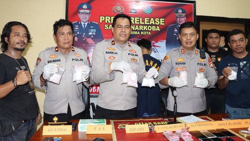 Barang bukti sabu-sabu yang disita dari seorang bandar yang berstatus ASN di Bima, NTB Senin (14/11/2022).
